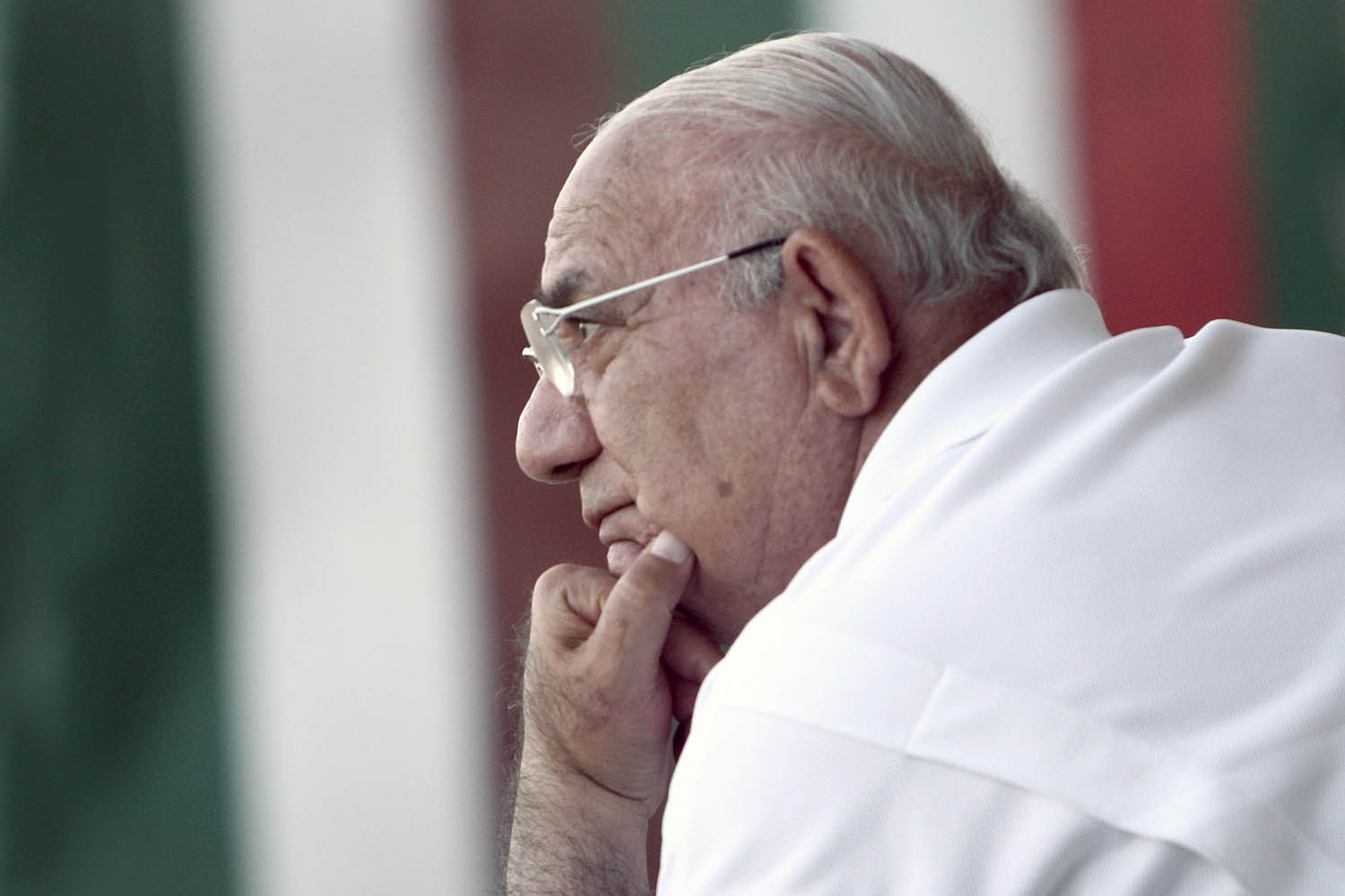 تمجید قلعه نویی از حشمت مهاجرانی