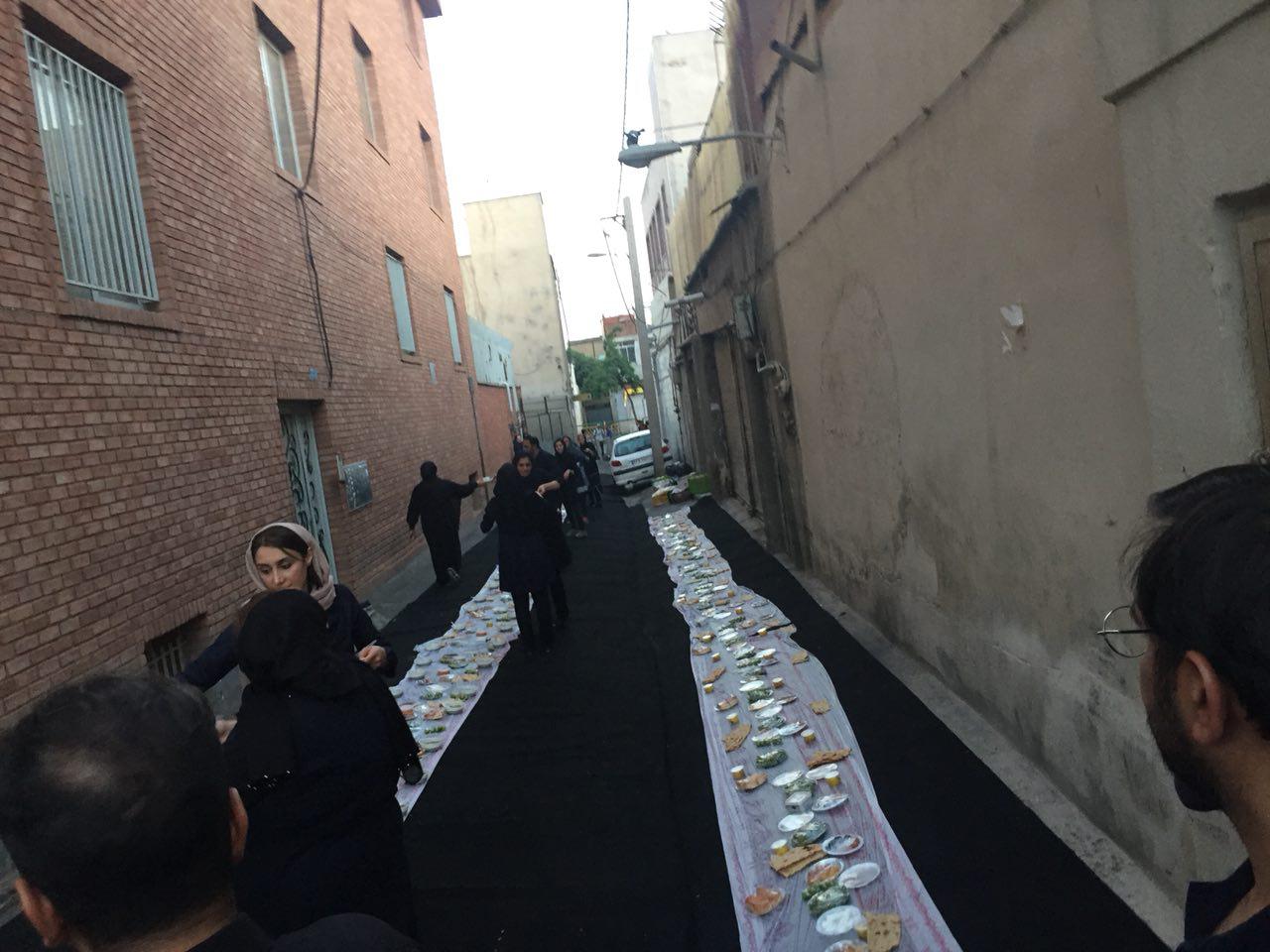 سفره افطاری کارتن‌خواب‌های محله مولوی تهران