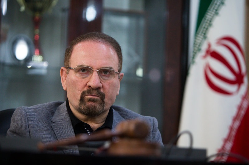 برخی طوری القا میکنند که وقتی اسم وکیل میآید یک اپوزیسیون به ذهن میرسد برخی طوری القا میکنند که وقتی اسم وکیل میآید یک اپوزیسیون به ذهن میرسد