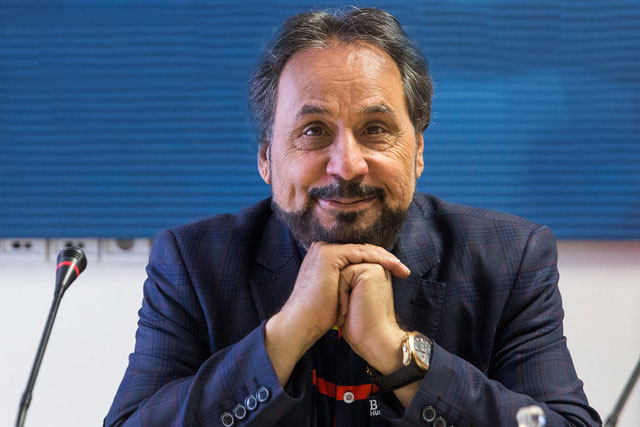 مجری مشهور زیر تیغ جراحی رفت مجری مشهور زیر تیغ جراحی رفت