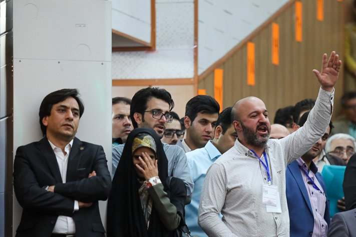 کنگره حزب اعتماد ملی در پی اقدامات سازمانیافته گروه فشار ناتمام ماند کنگره حزب اعتماد ملی در پی اقدامات سازمانیافته گروه فشار ناتمام ماند