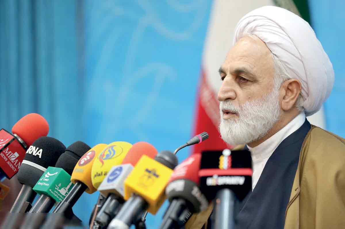 دستور آملی لاریجانی به سازمان بازرسی و دادستانی برای تعقیب متخلفان بازار سکه و ارز