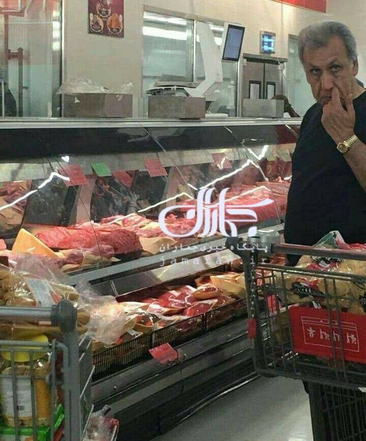 عکس جدید خاوری؛ قصاب در قصابی!