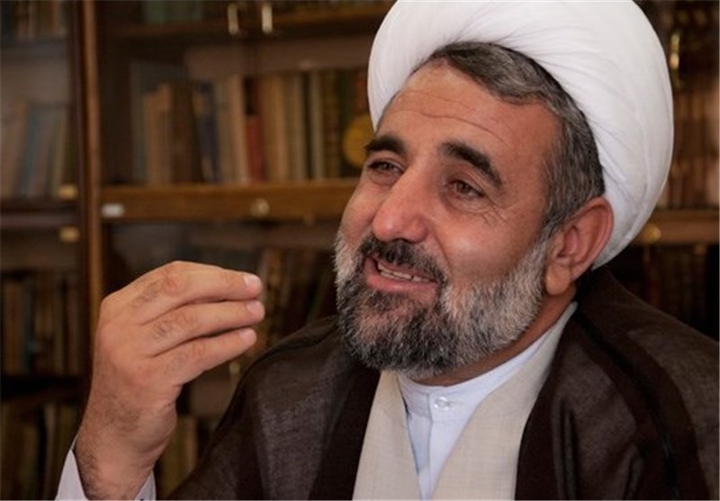 هر وقت یقه‌مان را گرفتند اسناد گرین کارت را رو می‌کنم