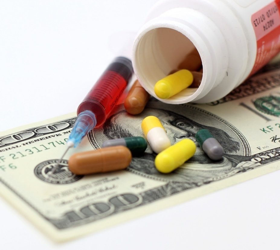 اسامی واردکنندگان تجهیزات پزشکی با ارز دولتی اعلام می‌شود/ ماجرای واردات آمبولانس‌های وزارت بهداشت