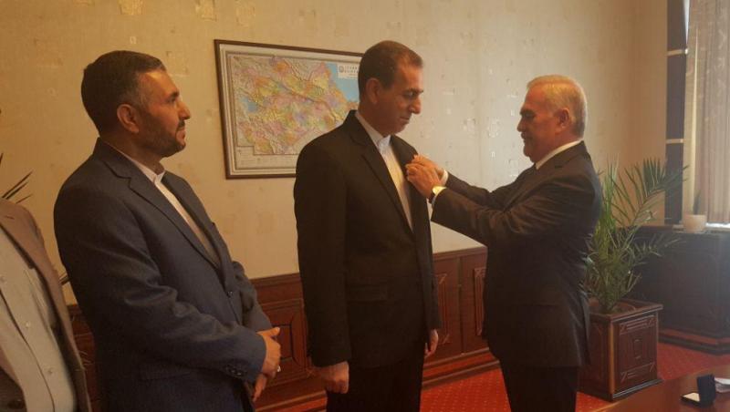 بالاترین نشان افتخار دولت جمهوری خودمختار نخجوان به سرکنسول ایران اعطا شد بالاترین نشان افتخار دولت جمهوری خودمختار نخجوان به سرکنسول ایران اعطا شد