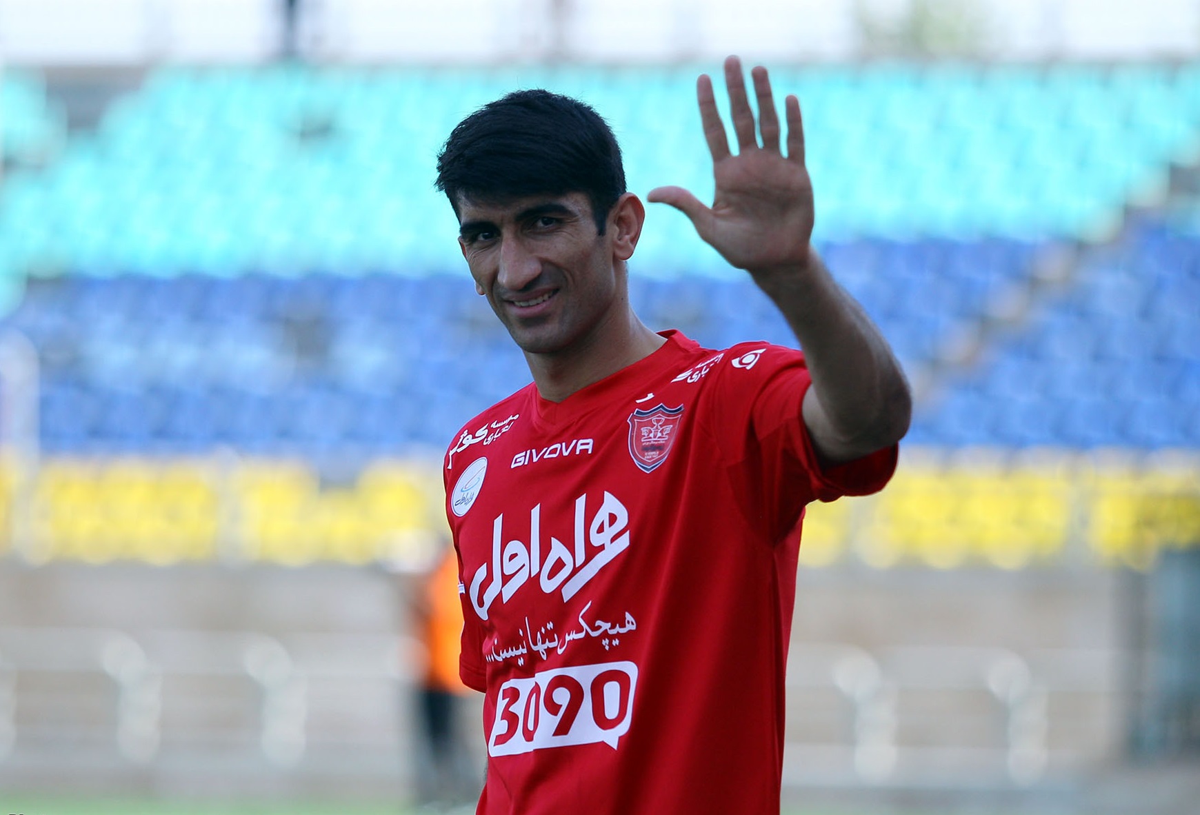 بیرانوند به رونالدو نزدیکتر میشود بیرانوند به رونالدو نزدیکتر میشود