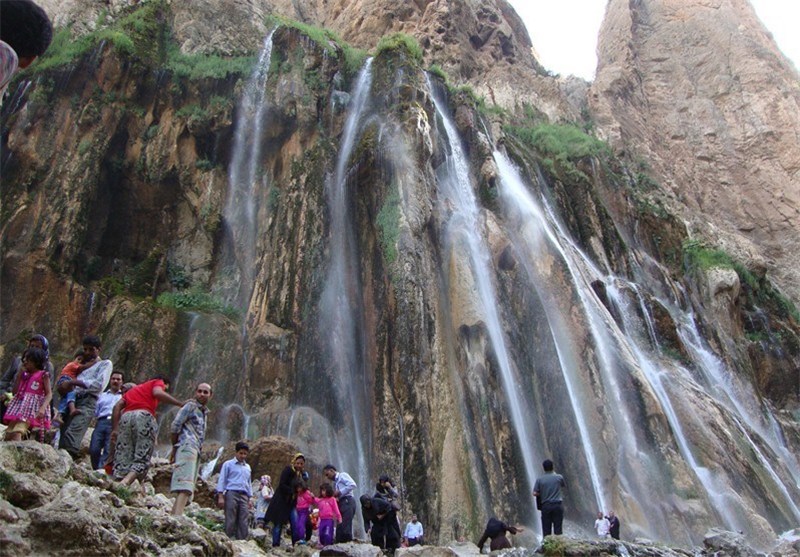 هنجارشکنی آبشار مارگون فارس را یک روز تعطیل کرد