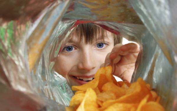 چرا بسته چیپس سرخالی و پر از هواست؟ چرا بسته چیپس سرخالی و پر از هواست؟