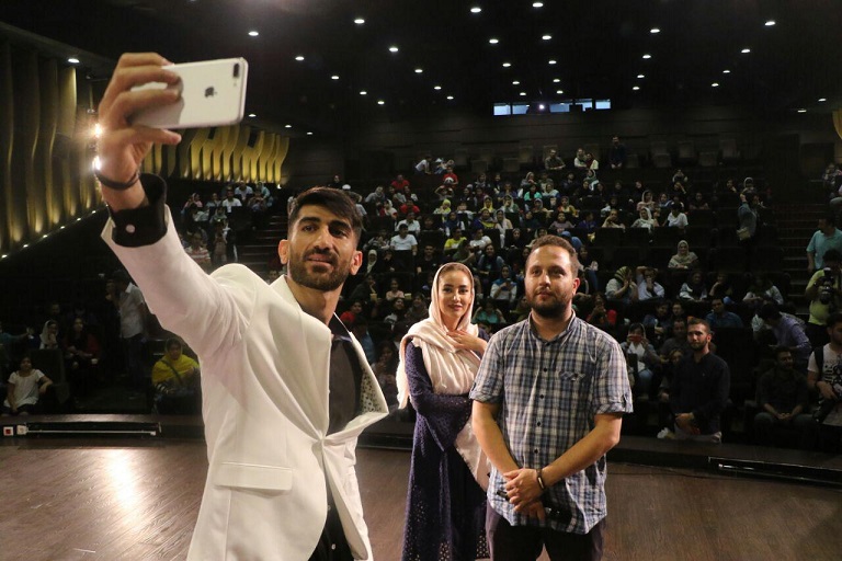 حضور بیرانوند در اکران فیلم سردار آزمون+ عکس