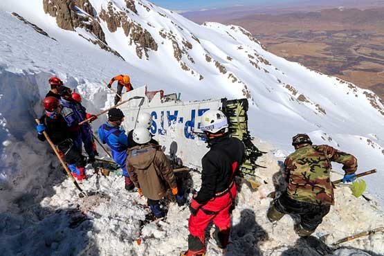 ۵ پیکر جانباختگان سانحه هوایی تهران- یاسوج آماده تحویل به خانوادههاست ۵ پیکر جانباختگان سانحه هوایی تهران- یاسوج آماده تحویل به خانوادههاست