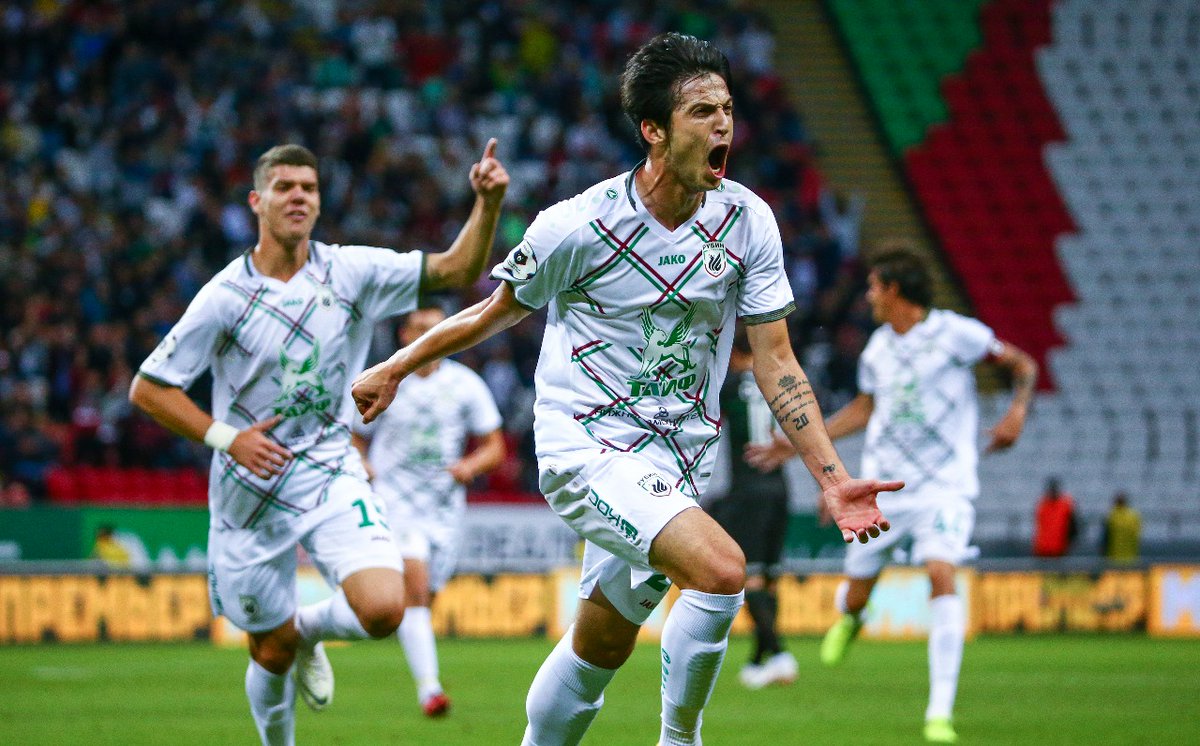 سردار آزمون، بهترین گلزن روسیه شد