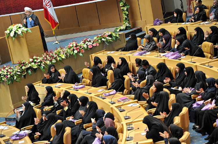 کدام وزیران و استانداران به دستور روحانی عمل کردند؟/ کامل‌ترین جدول حضور زنان در دولت روحانی+ جدول