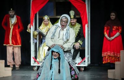 یک نمایش شادی‌بخش و سرگرم‌کننده / نگاهی به نمایش 