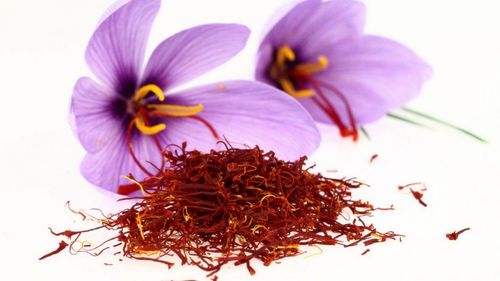 قیمت جهانی زعفران ایران نصف شد/ اشتباه بزرگ محاسباتی وزارت کشاورزی در تنطیم بازار