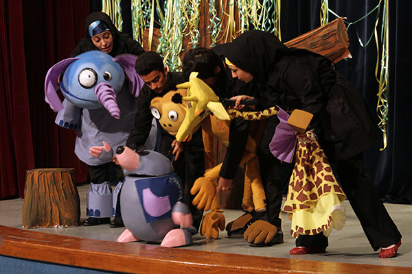 اعلام اسامی نمایش‌های بخش 