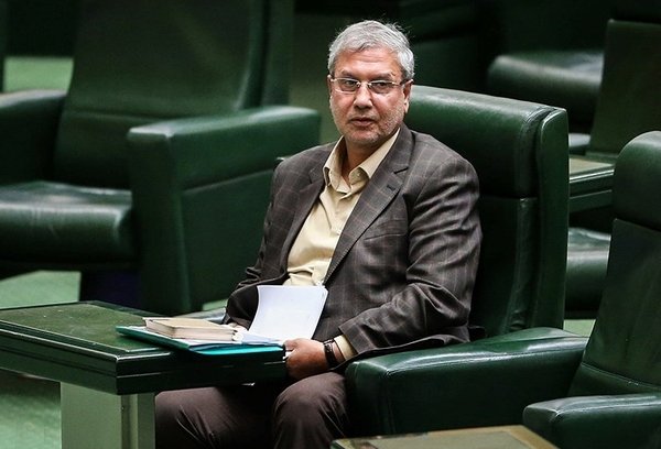 امتناع چند استیضاح کننده از سخنرانی علیه ربیعی/ تنفس 30 دقیقه‌ای و اخراج خبرنگاران