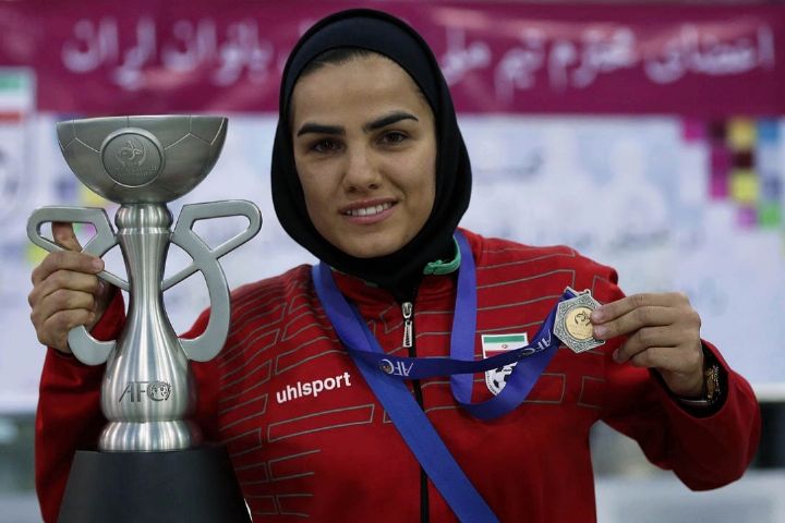 گلایه فرشته کریمی از دعوت نشدن به مراسم برترین‌ها