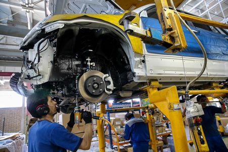 کسری قطعات خودروسازان تا نیمه شهریور رفع می‌شود