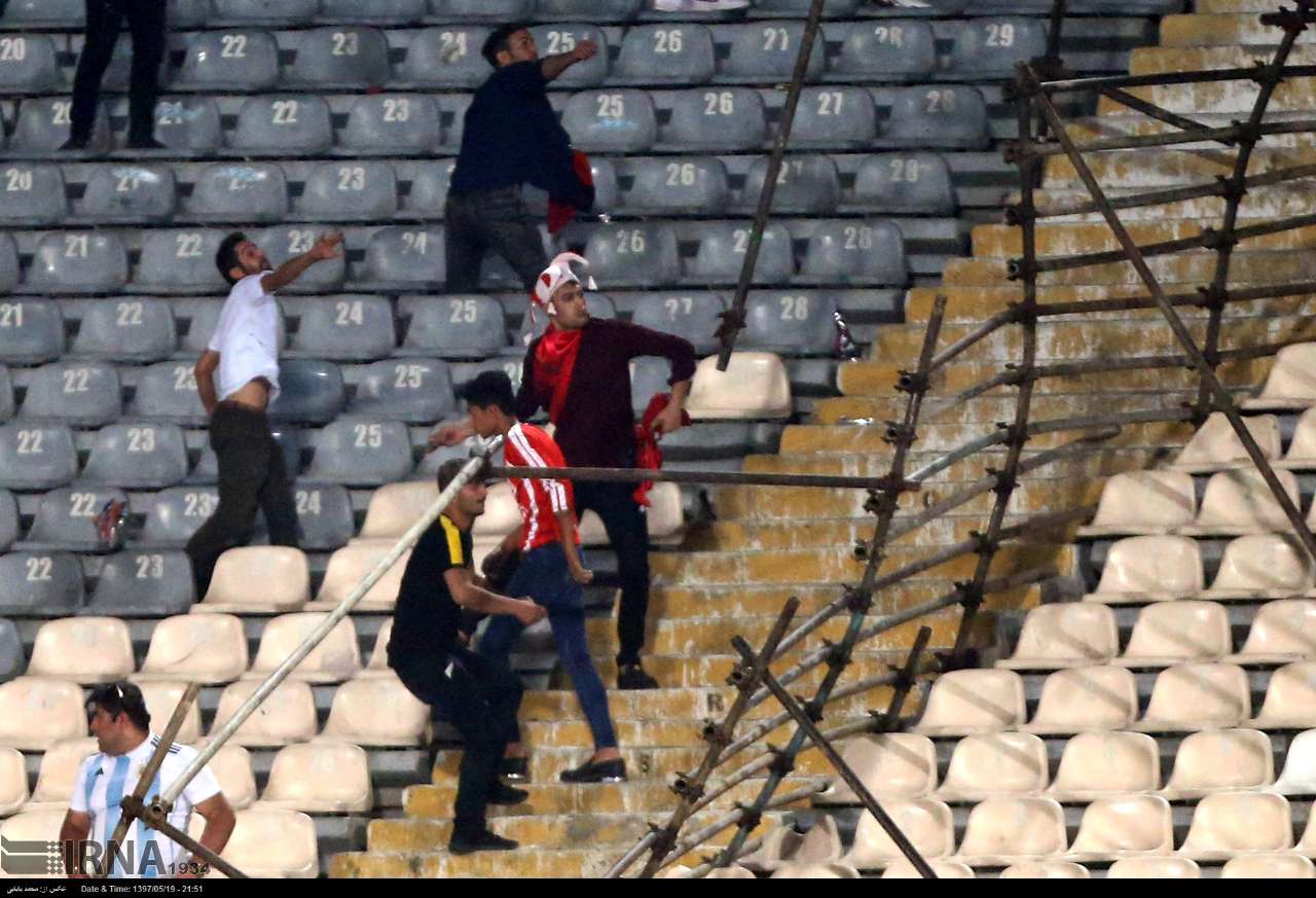 استفاده از تمام ظرفیت قانونی برای تنبیه تماشاگران متخلف