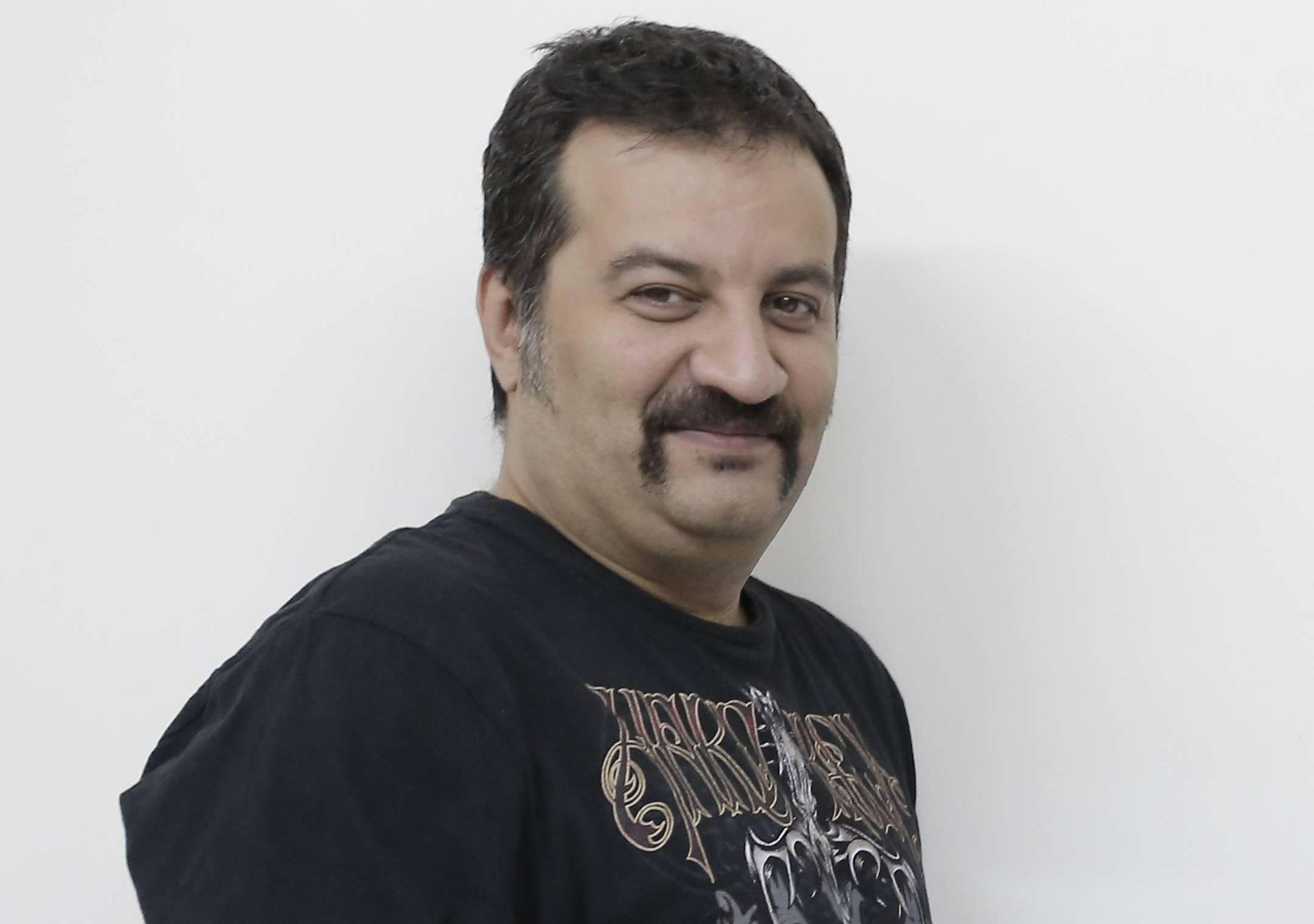 واکنش مهراب قاسم‌خانی به کمپین «فرزندت کجاست»