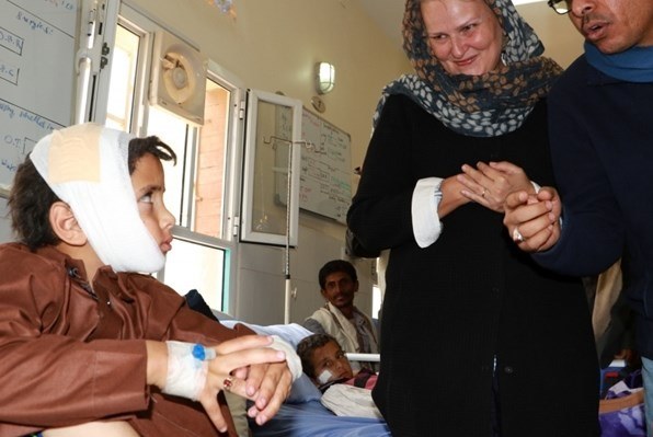 گریه خانم نماینده سازمان ملل برای دانش آموزان یمنی