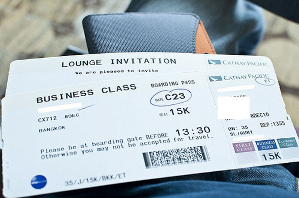 صندلی هواپیما ساعتی 50 دلار!/ جولان دلالان در فروش بلیت‌های هواپیما در سامانه نیما