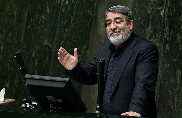 تعداد نمایندگانی که امضای استیضاح از وزیر کشور را پس گرفتند افزایش یافت/ احتمال منتفی شدن موضوع