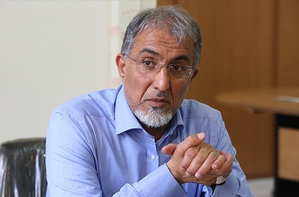 برخی بانک‌های خصوصی کانون‌های فساد هستند/ دولت در تسخیر گروه‌های رانتی است/ بازار ثانویه باید تعطیل شود