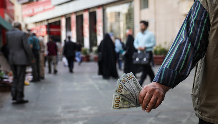 بسته جدید بانک مرکزی به کام دلالان/ متهمان ارزی با انصاف‌تر از صرافی‌ها!