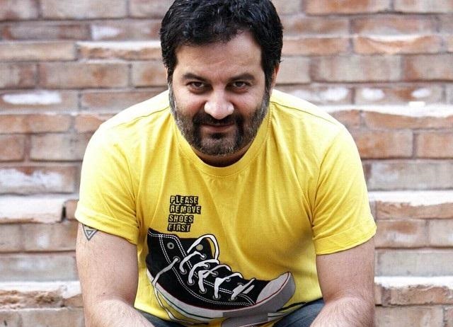 شوخی مهراب قاسمخانی با پلاکارد جنجالی در تجمع طلاب+ عکس شوخی مهراب قاسمخانی با پلاکارد جنجالی در تجمع طلاب+ عکس