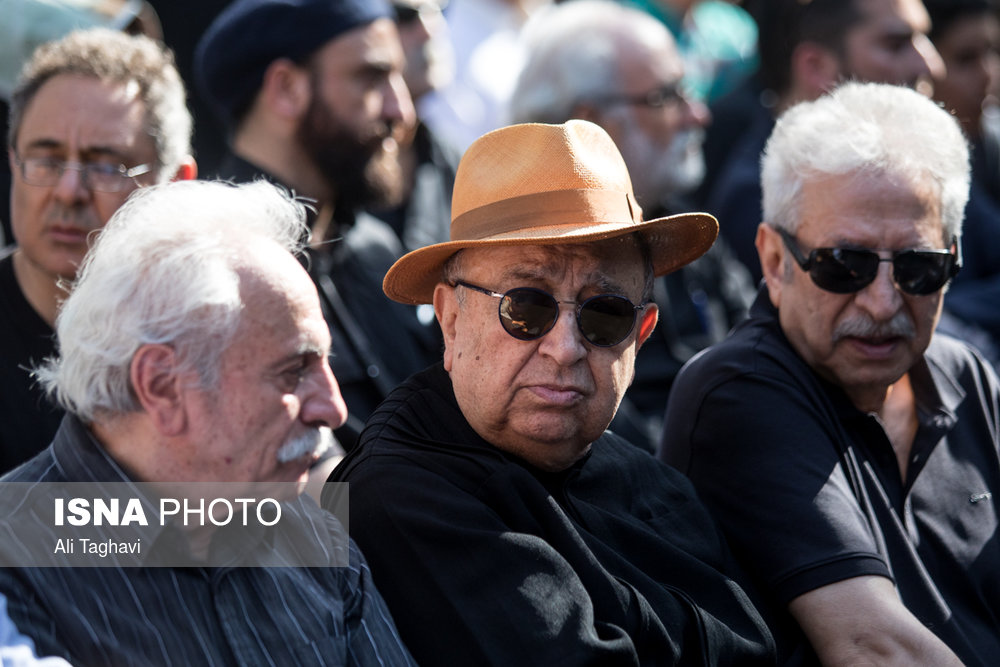 مراسم تشییع پیکر عزت الله انتظامی در تالار وحدت مراسم تشییع پیکر عزت الله انتظامی در تالار وحدت