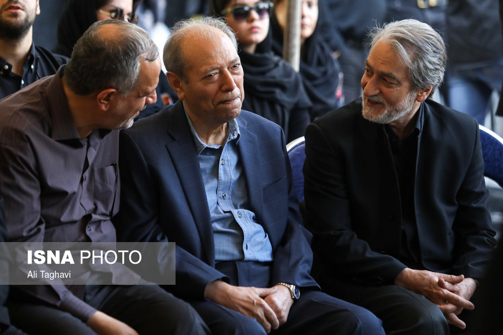 مراسم تشییع پیکر عزت الله انتظامی در تالار وحدت مراسم تشییع پیکر عزت الله انتظامی در تالار وحدت