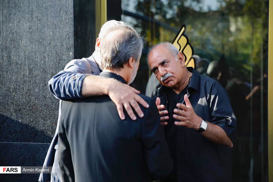 مراسم تشییع پیکر عزت الله انتظامی در تالار وحدت مراسم تشییع پیکر عزت الله انتظامی در تالار وحدت