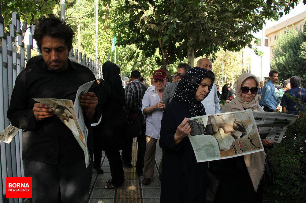 مراسم تشییع پیکر عزت الله انتظامی در تالار وحدت مراسم تشییع پیکر عزت الله انتظامی در تالار وحدت