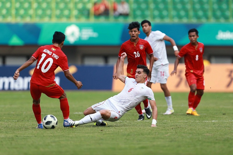 ایران باخت و صدرنشین شد