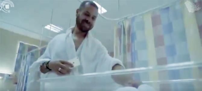 تولد یک نوزاد در عرفات+ عکس تولد یک نوزاد در عرفات+ عکس