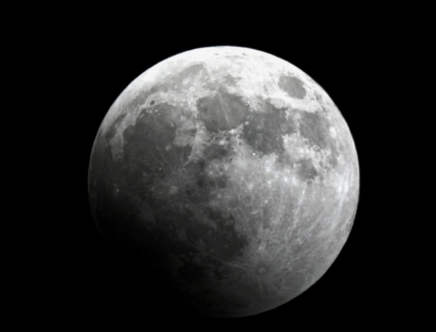 تصاویری از رصد طولانی‌ترین ماه‌گرفتگی قرن