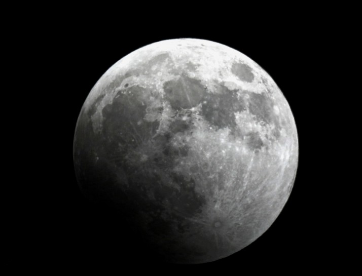 تصاویری از رصد طولانی‌ترین ماه‌گرفتگی قرن