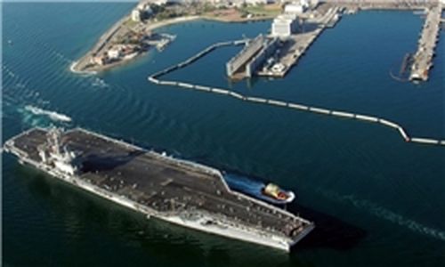 بستن تنگه هرمز قیمت نفت را به ۴۰۰دلار می رساند