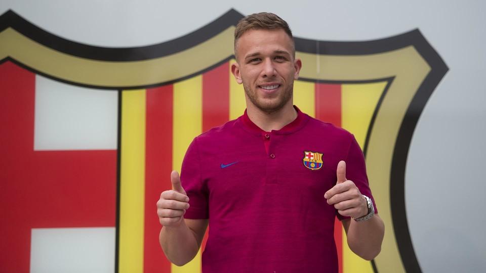 آرتور شبیه «ژاوی» است +عکس آرتور شبیه «ژاوی» است +عکس