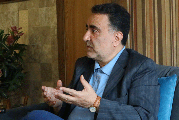 بسیاری از مردم دیگر به روش گذشته رای نخواهند داد/سیاست‌ورزی نیابتی جوابگوی شرایط بحرانی امروز نیست/ همچنان باید از دولت حمایت کرد