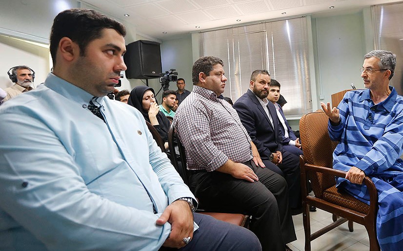 اسفندیار رحیم‌مشایی در دادگاه حاضر شد/دادگاه ضرورت حضور شما را تشخیص می‌دهد