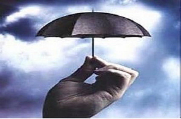 افزایش سود سپرده&zwnj;های بانکی به نفع بیمه&zwnj;ها است