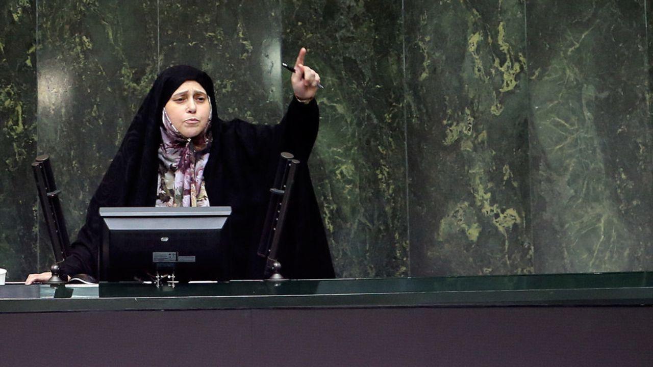 همه پرسی، جمهوریت نظام را تقویت می&zwnj;کند/ نظامی&zwnj;ها به پادگان برگردند/دانشجویان، وکلا، معلمان، کارگران، فعالان حوزه زنان و زیست محیطی در حبس، حصر و ستاره دار شدن قرار دارند