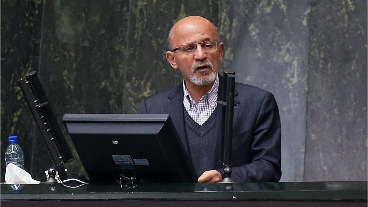 هنوز جوهر برجام خشک نشده بود، موشک پرتاب کردیم/ مگر ما قیم دنیا هستیم که می خواهیم بینی همه را به خاک بمالیم؟/اختیارات در یک جا و مسئولیت ها در جای دیگری است