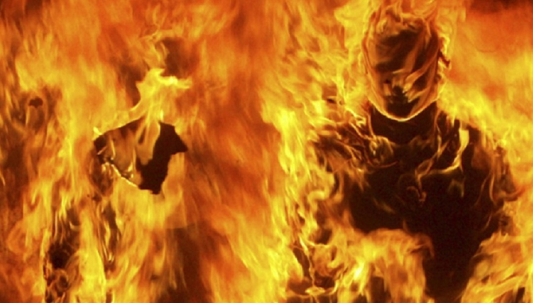 جزئیات خودسوزی در مقابل شهرداری/ شهرداری باید پاسخگو باشد جزئیات خودسوزی در مقابل شهرداری/ شهرداری باید پاسخگو باشد