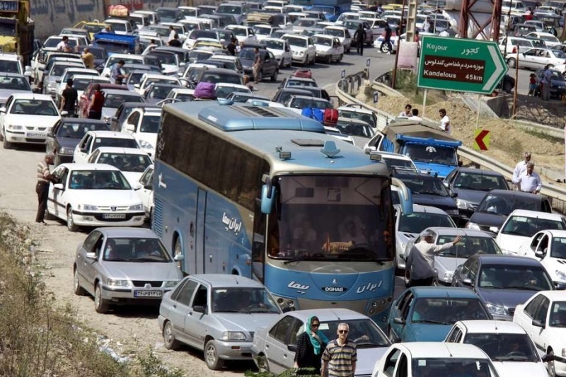 ترافیک در برخی مقاطع آزاد راه تهران- کرج سنگین است