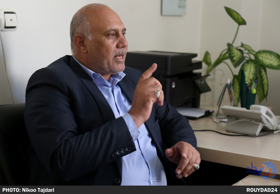 ۴۰ هزار هکتار تالاب را برای پالایشگاه خشک کردند/ کلانتری می&zwnj;گوید مردم ماسک بگذارند!/ تصمیمات دولت نشانه جنگ با مردم است/ مدیران پتروشیمی پروازی هستند