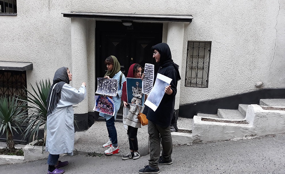 اعتراض منتقدان به نمایشگاه‌ تهمینه میلانی/ این نقاشی‌ها اصیل نیست